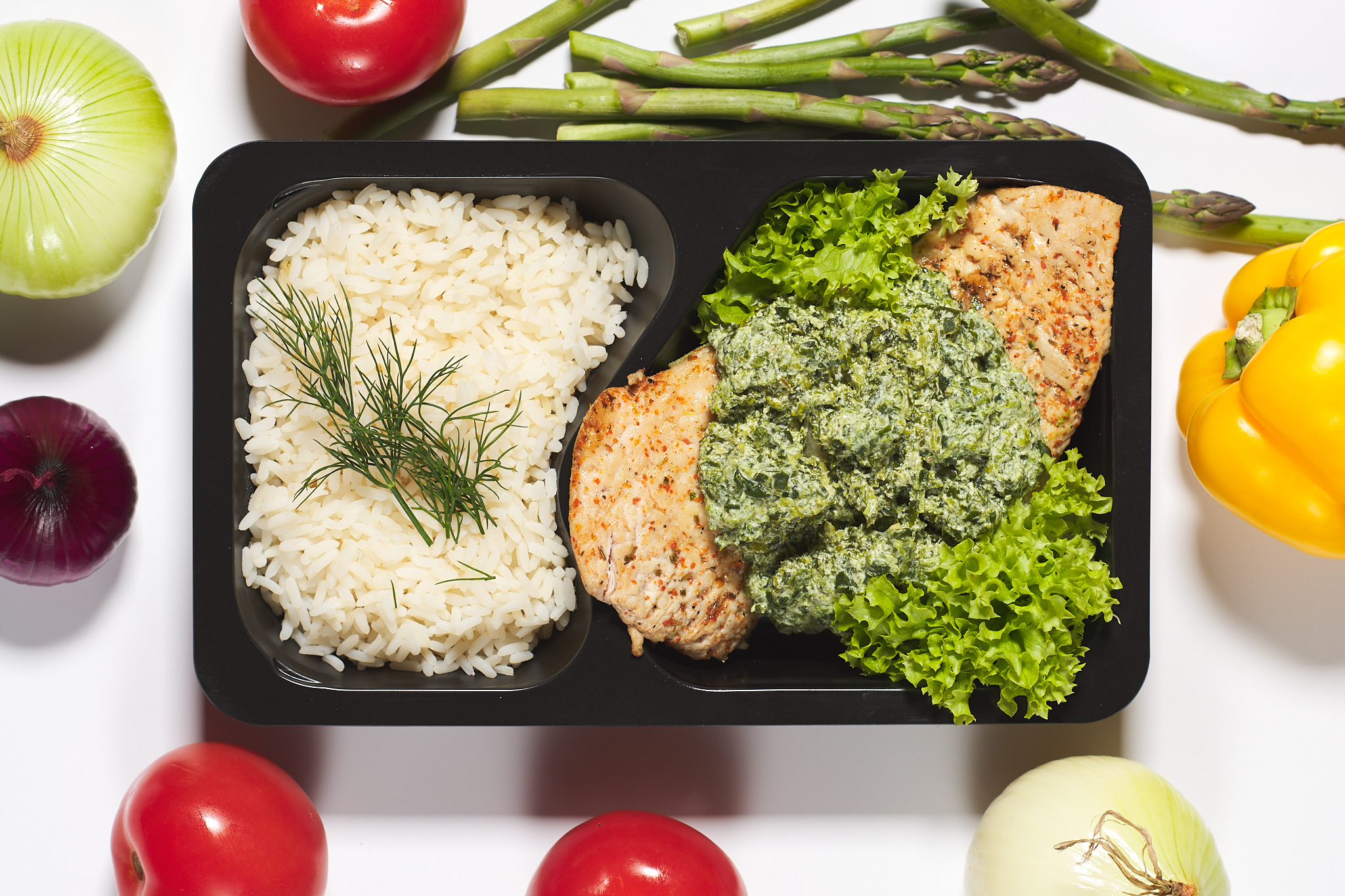 Grillowany kurczak ze szpinakiem, makaron orzo