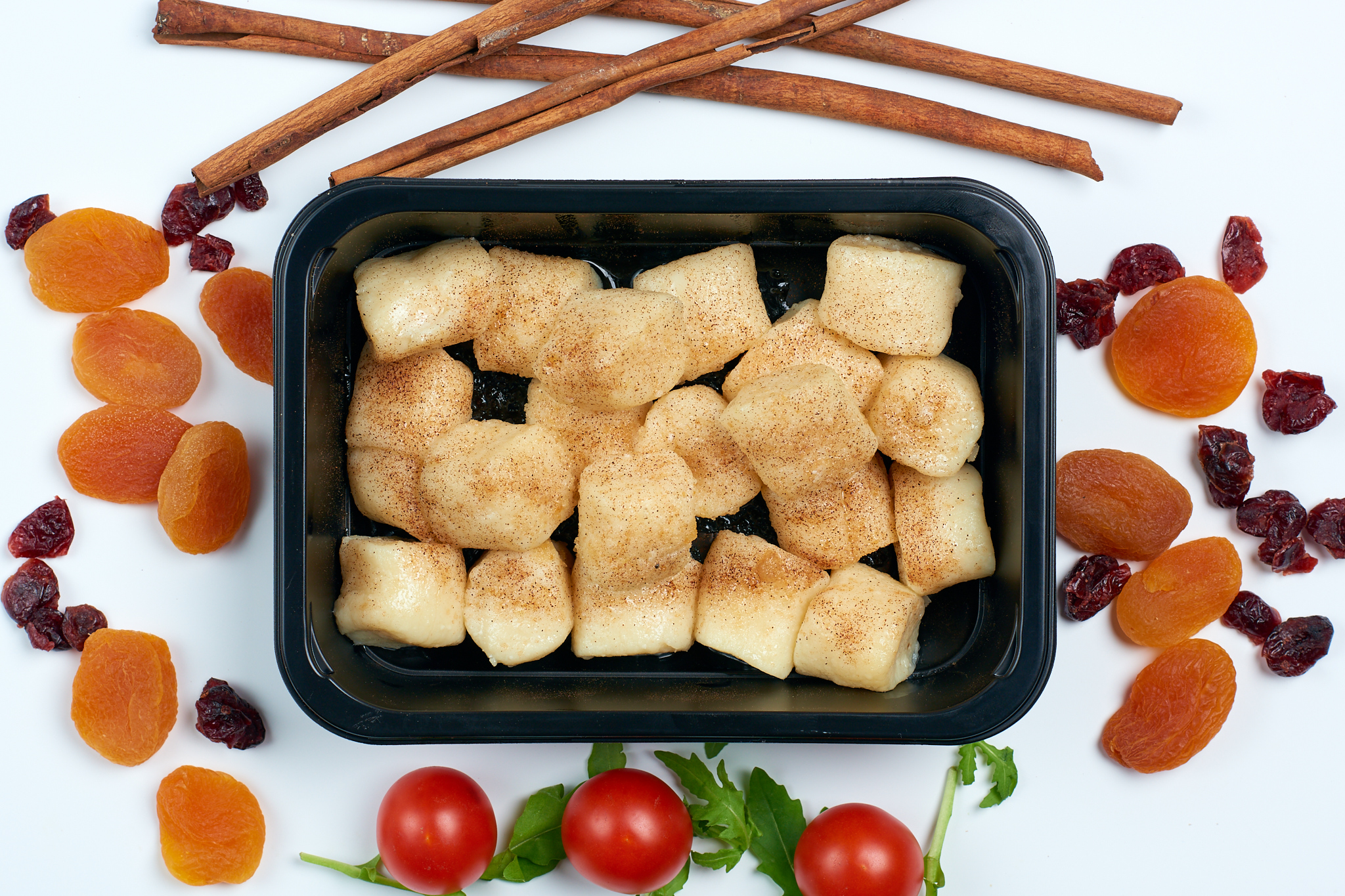 Pierogi leniwe, cukier z cynamonem